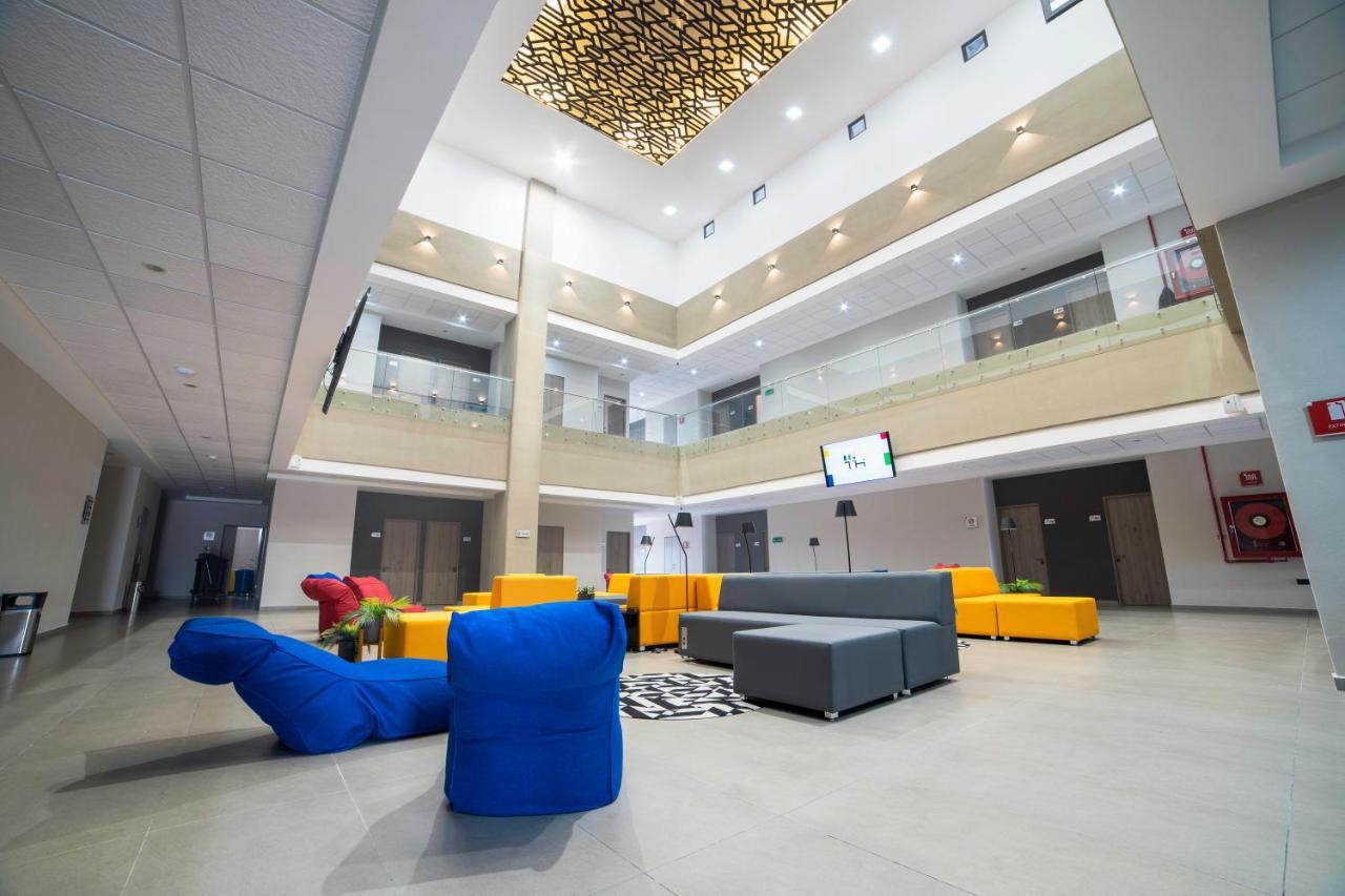 Th Hotel & Vivienda Tepatitlan de Morelos Exterior photo