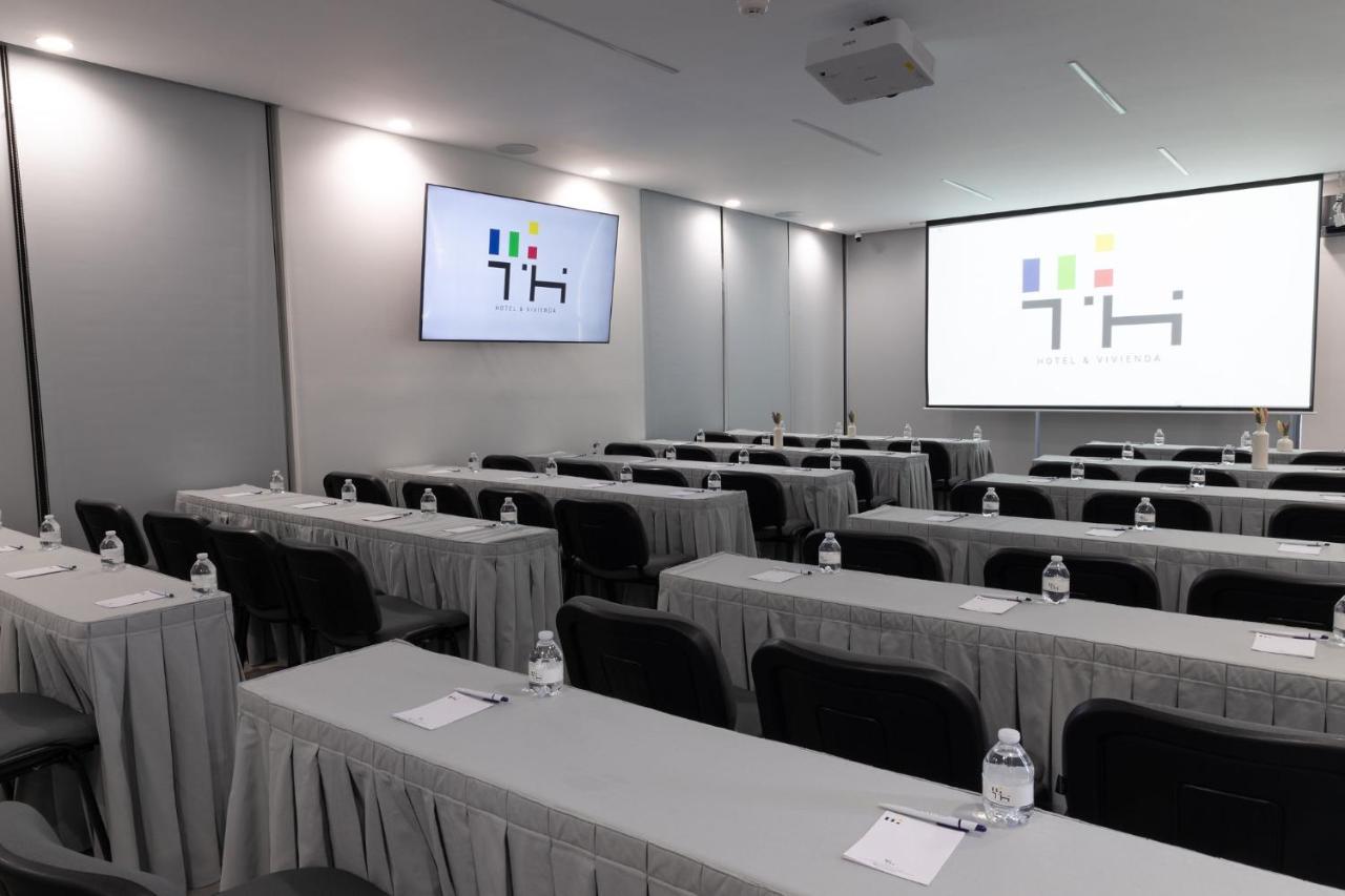 Th Hotel & Vivienda Tepatitlan de Morelos Exterior photo