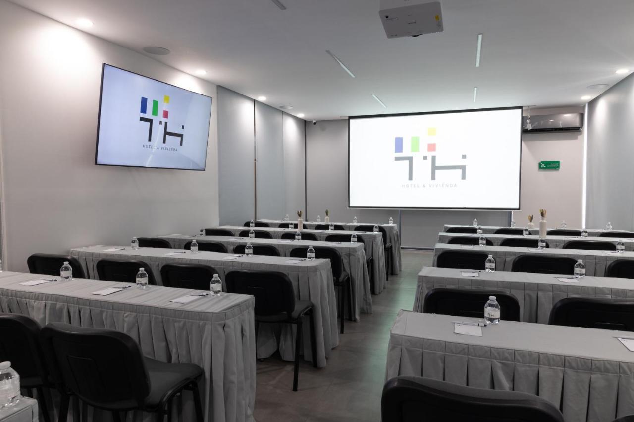 Th Hotel & Vivienda Tepatitlan de Morelos Exterior photo